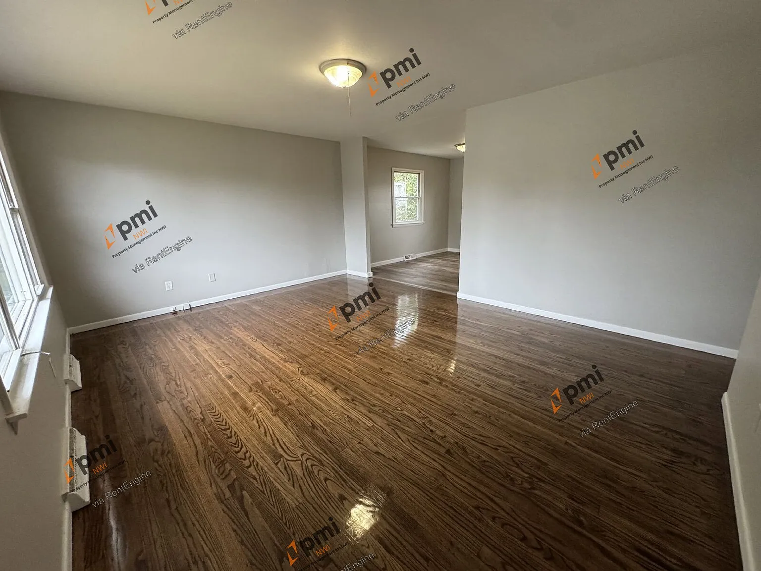 3 bed, 1.0 bath, 1040 sqft, $1,295 — Photo 2