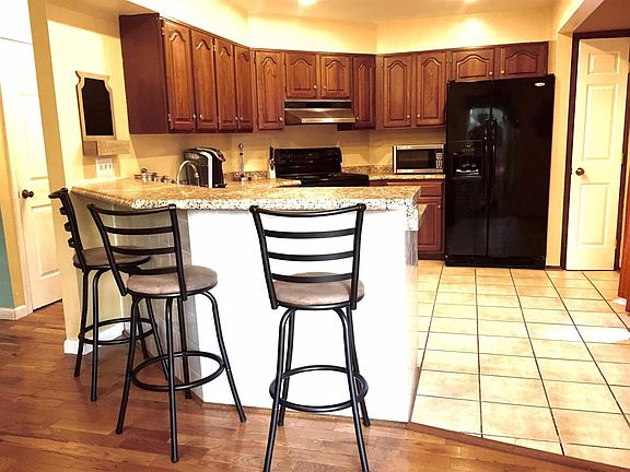 2nd image of 1016 Gage Dr