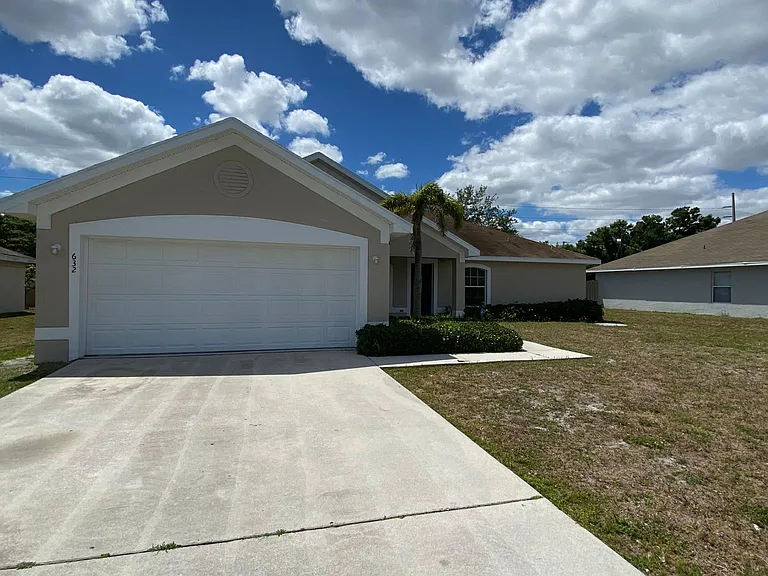 632 SE Chapman Ave — Photo 4
