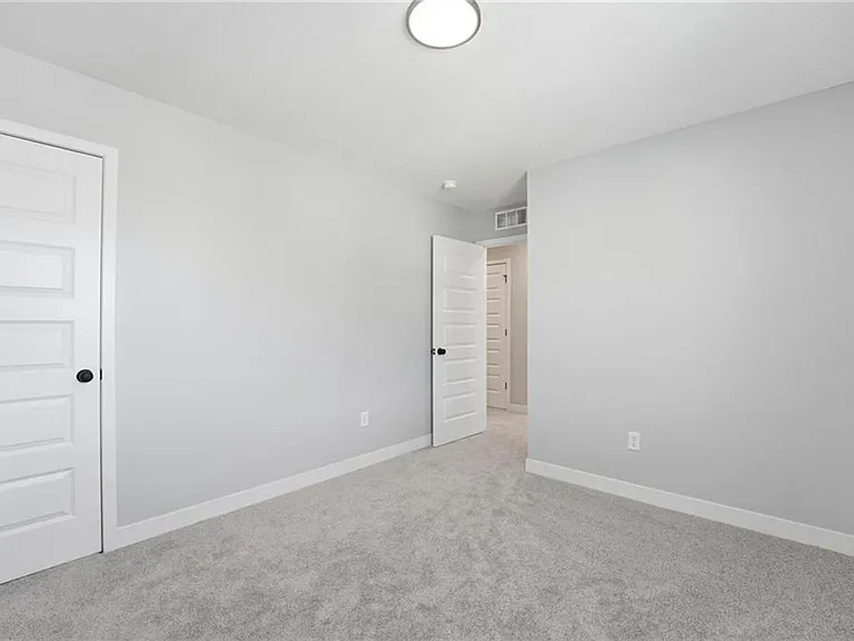 707 Glenn Cir — Photo 36