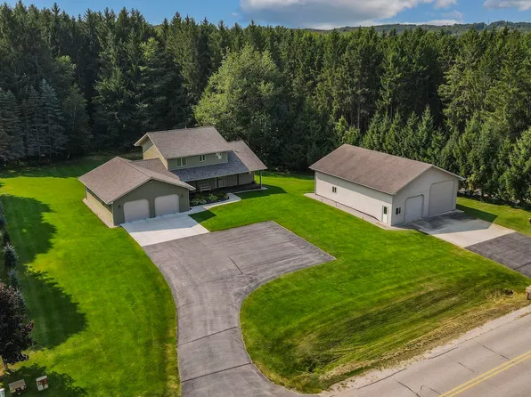 10652 Deal Rd, Williamsburg, MI 49690