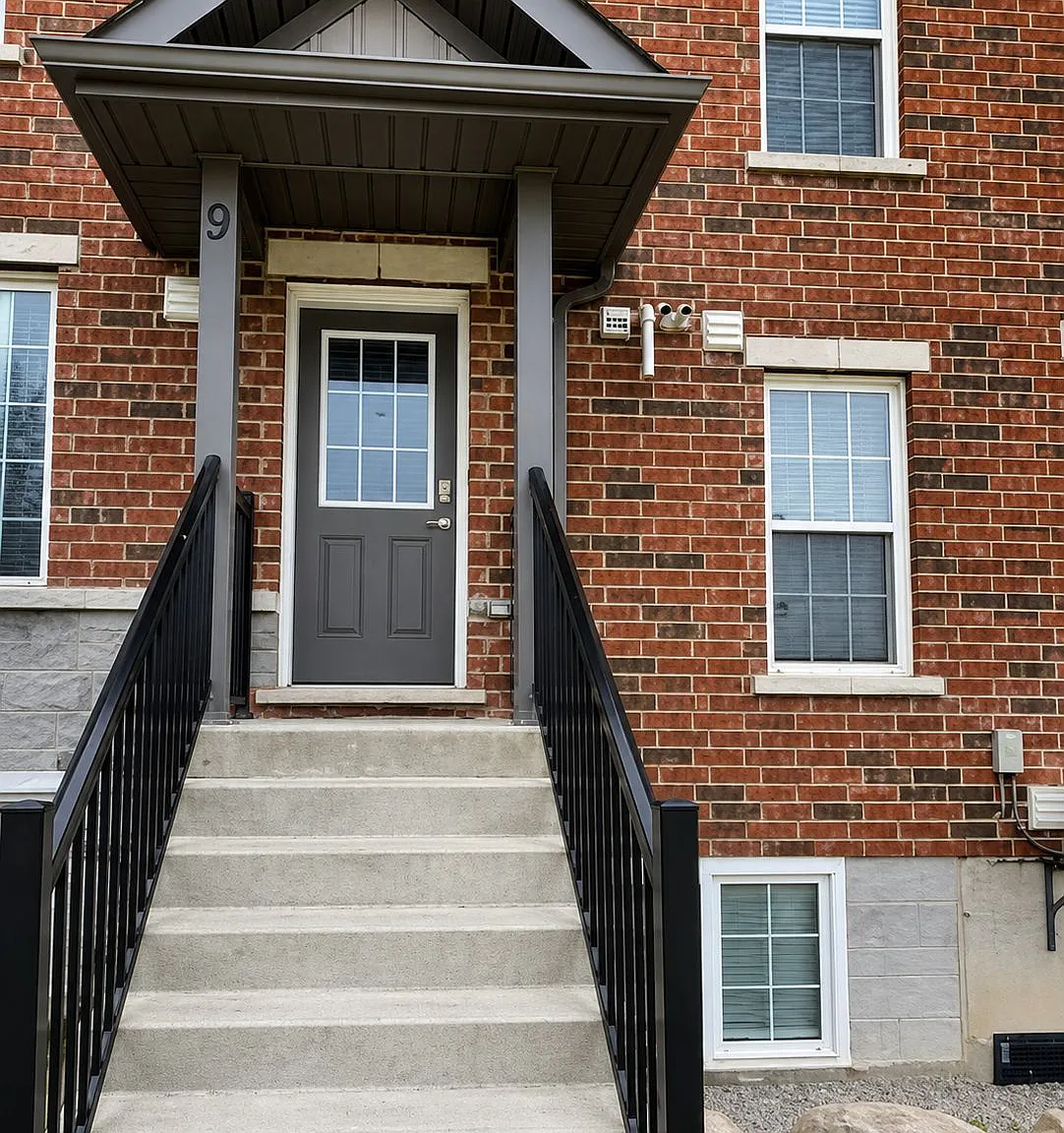 4 bed, $2,750 — Photo 2