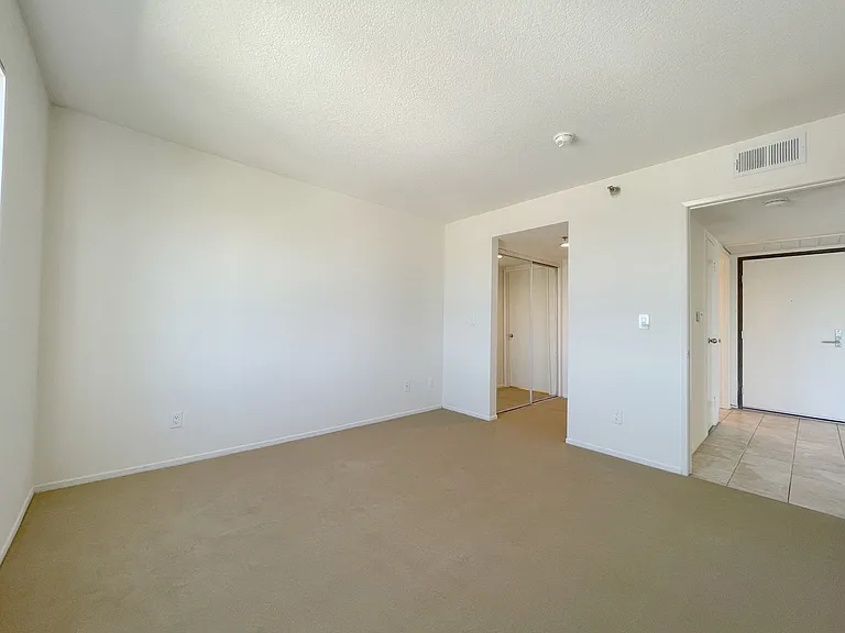 Midvale Towers — Photo 203