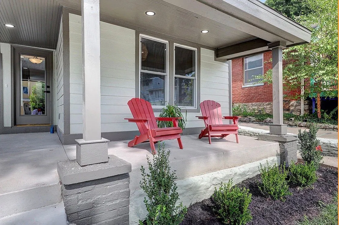 3 bed, 3.0 bath, 1780 sqft, $2,500 — Photo 2