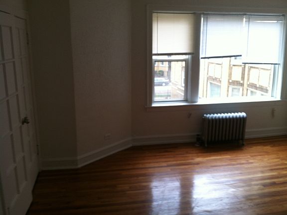 3rd image of 7628 S Kingston Ave APT 3E