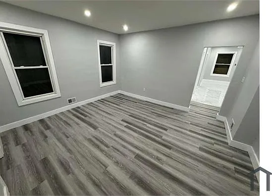 933 Grove St #1 — Photo 2