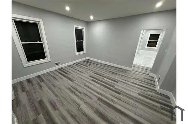 Building Photo - 933 Grove St #1