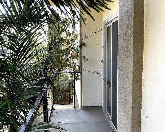 4th image of 1338 14th St #101