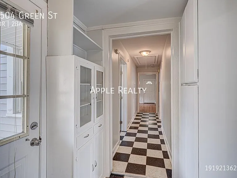 2504 Green St — Photo 13