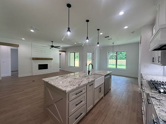 4th image of 323 Saddle Brook Dr