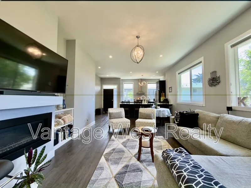 2 bed, 2.0 bath, 1076 sqft, $2,600 — Photo 1