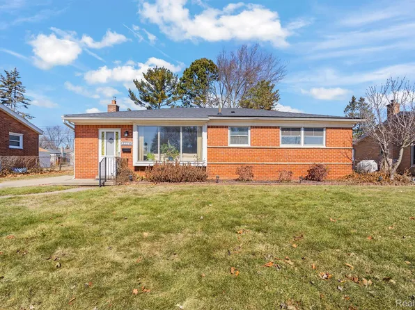 35516 Parkdale St, Livonia, MI 48150