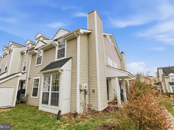 14437 Gringsby Ct, Centreville, VA 20120