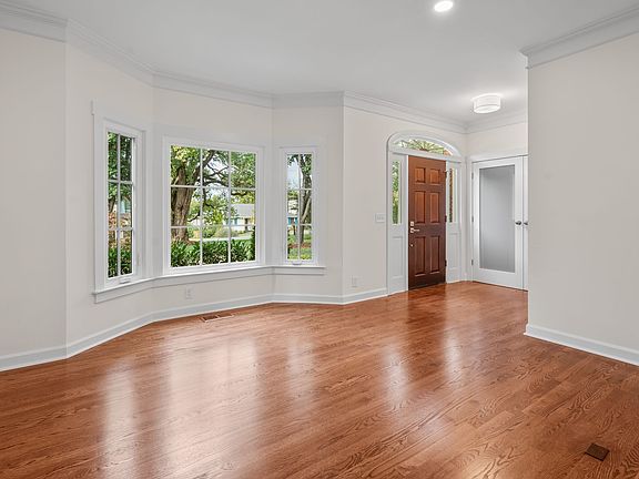 3rd image of 4402B Hunt Pl