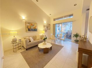 1122 SW 158th Ave, Pembroke Pines, FL 33027