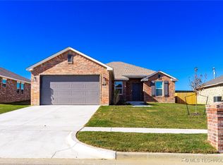 116 S 26th St, Collinsville, OK 74021