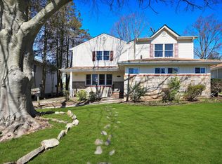 557 Mohawk Rd, West Hempstead, NY 11552