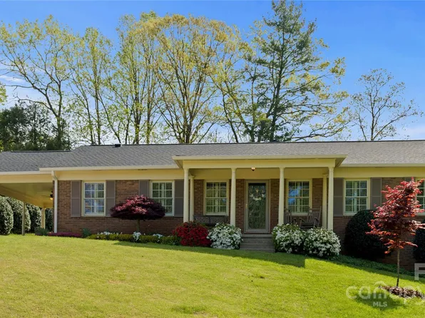 922 Hawthorne Dr NE, Lenoir, NC 28645