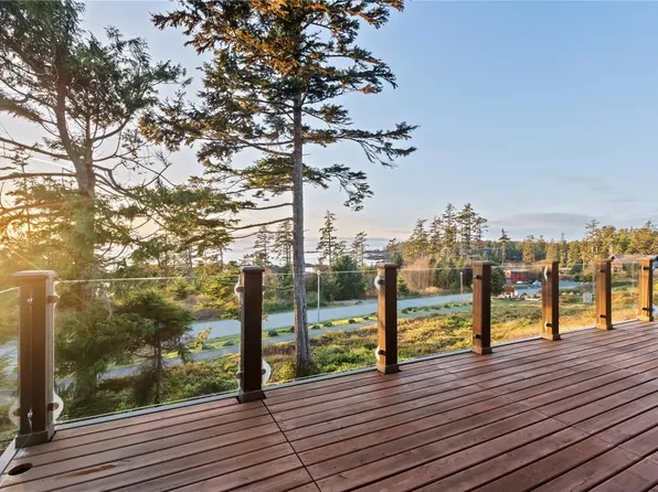 515 Marine Dr #212, Ucluelet, BC V0R 3A0