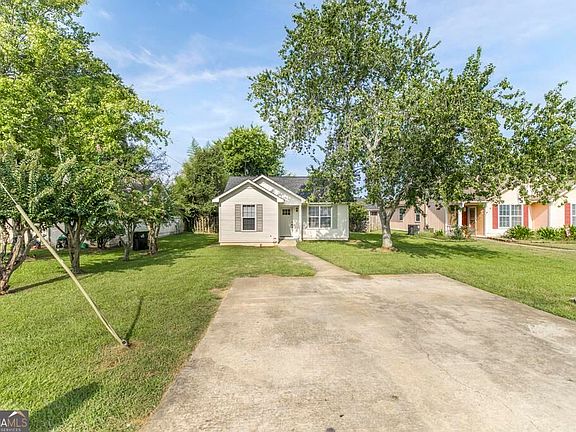 3rd image of 305 Johnson Rd