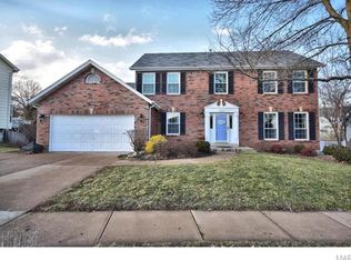 623 Highland Glen Dr, Ballwin, MO 63021