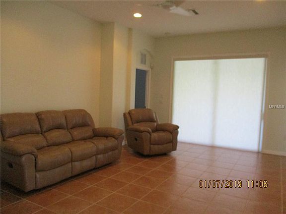 3rd image of 1522 Scarlett Ave