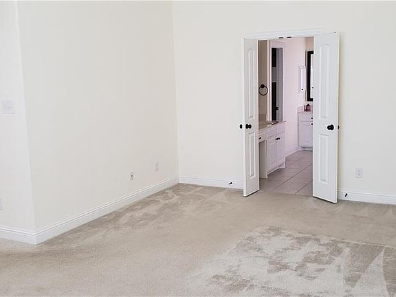 4th image of 13294 Courtney Dr