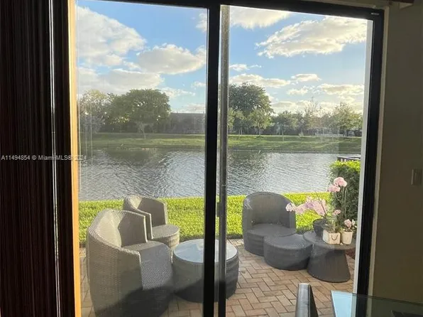 355 NE 194th Ln #355, Miami, FL 33179