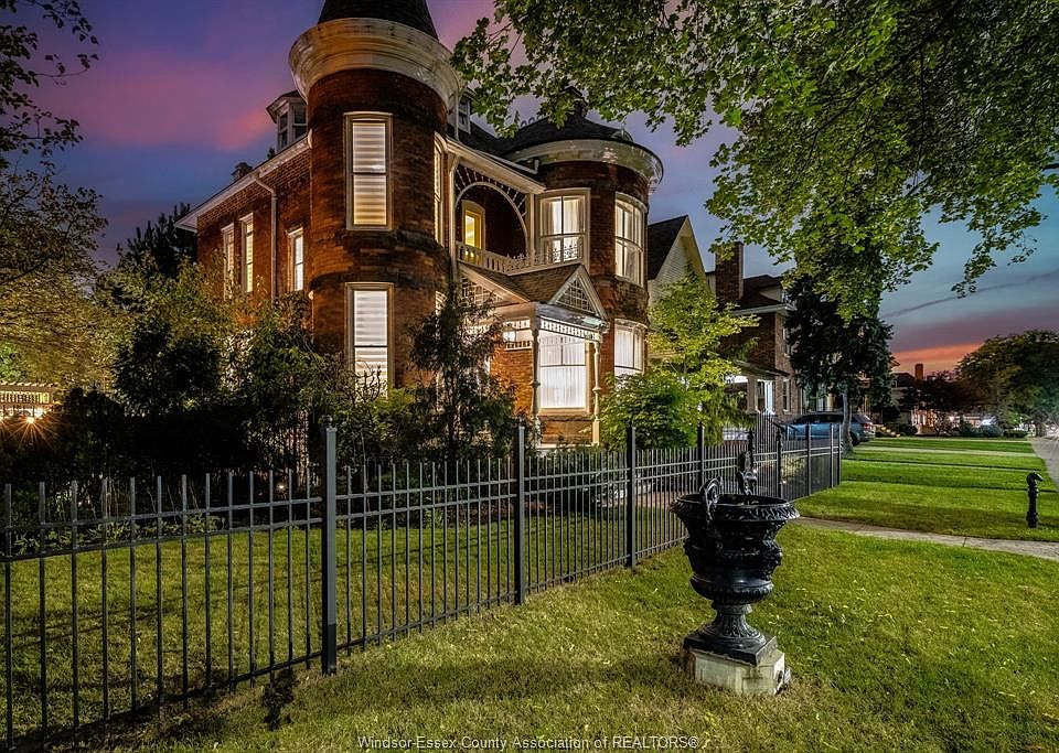 719 Victoria Ave, Windsor, ON N9A 4N3 MLS 23020155 Zillow