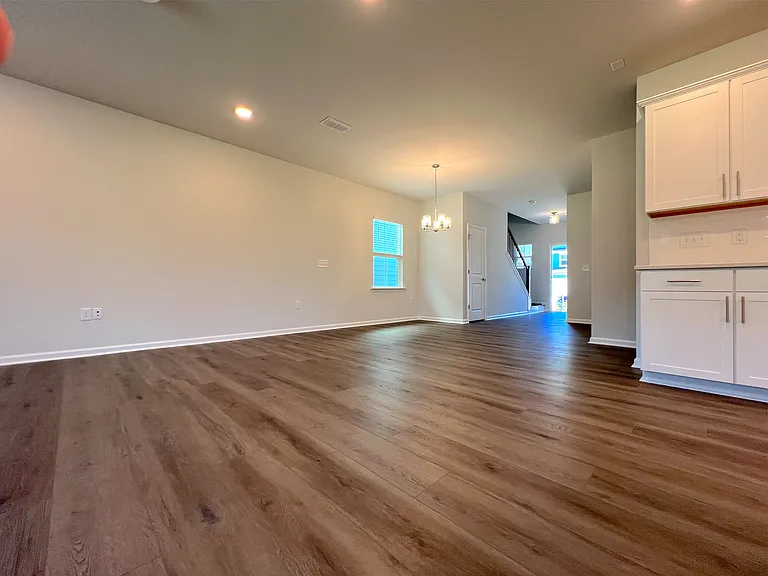728 Denberg Ln — Photo 2