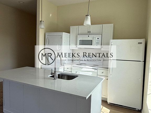5th image of 1033 Smith St Unit 3