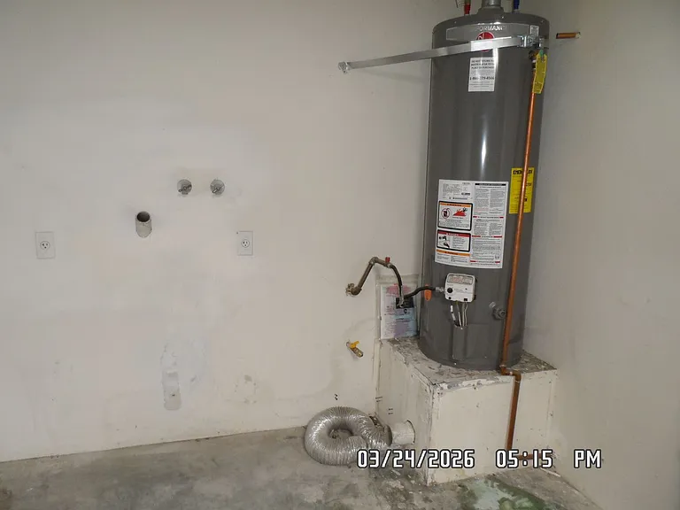 15019 Hopland St — Photo 36