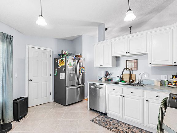 5th image of 7604 Castlebay Ct
