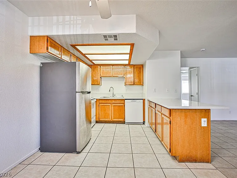 8410 Eldora Ave #1020 — Photo 2