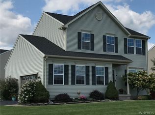 2 Prairie Ln, Lancaster, NY 14086