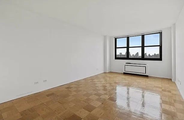 Rented by Manhattan Realty Group | media 1