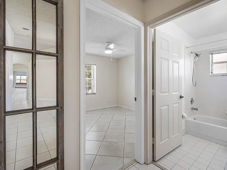 6192 Floral Lakes Dr — Photo 16