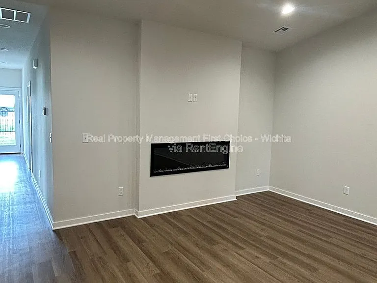 138 N Gowen St — Photo 26