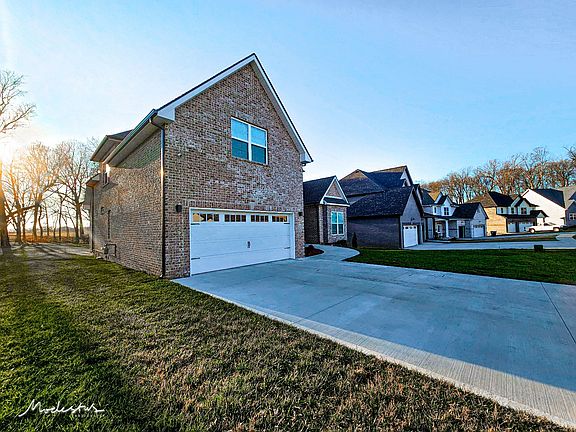 2nd image of 1718 Oak Forest Dr