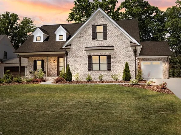 368 Indian Peaks Dr, Winston Salem, NC 27107