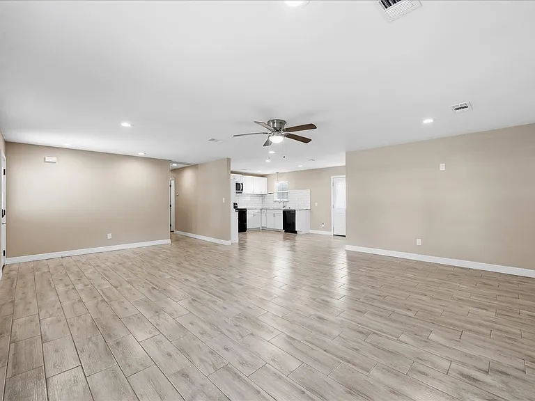 1040 Pine Cove St — Photo 5