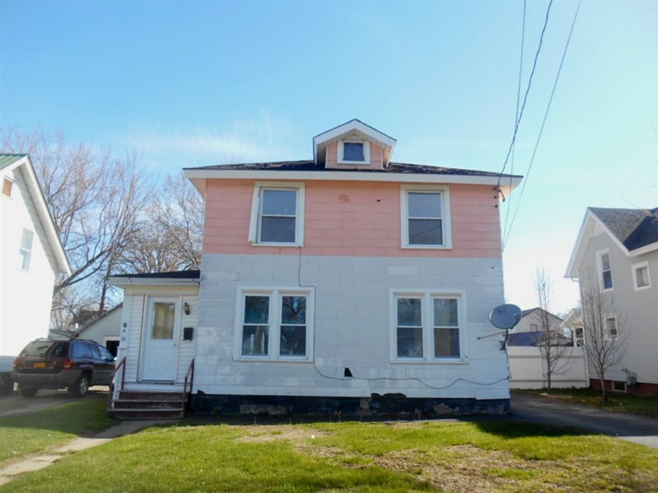 1st image of 10 Bishop Ave