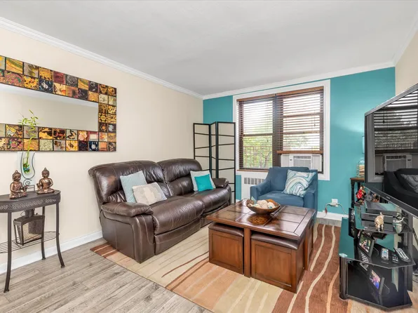 150-10 71st Avenue 6H image 2 of 13