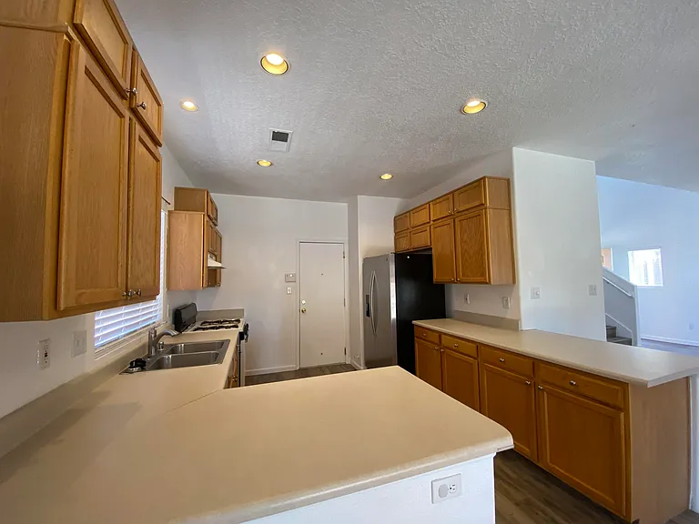 1412 Stone Canyon Rd NE — Photo 14