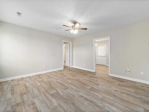3rd image of 212 New Gritton Ave