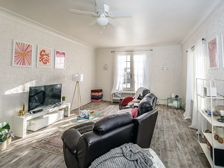 1321 College Ave — Photo 5