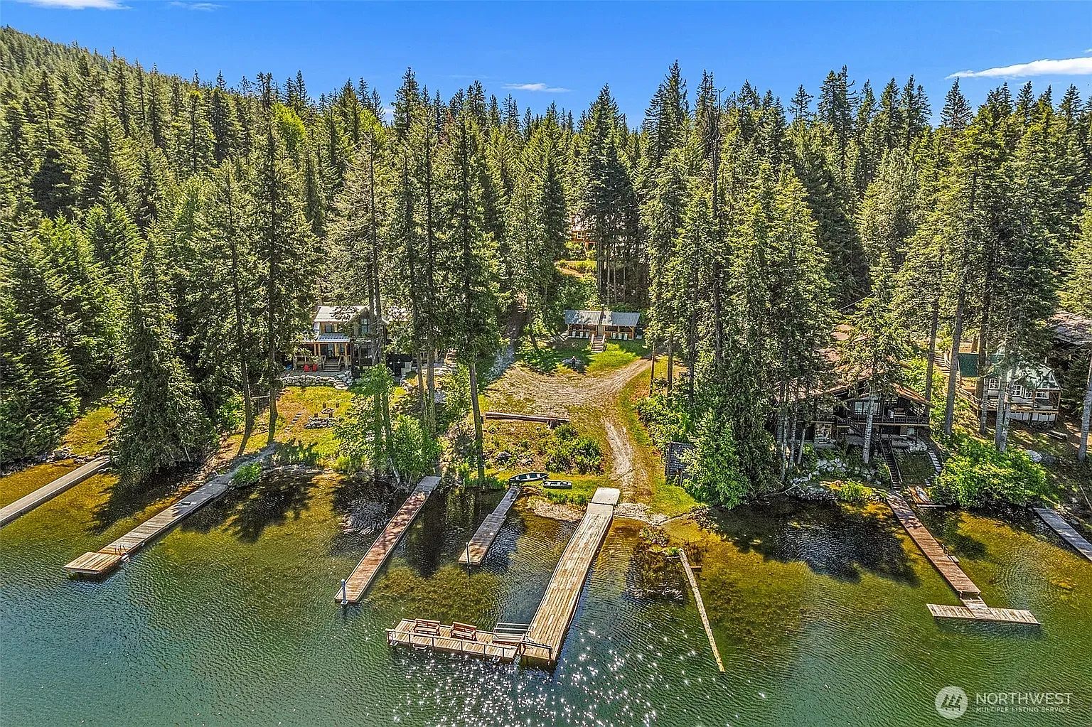 4 bed, 2500 sqft, $2,800 — Photo 4