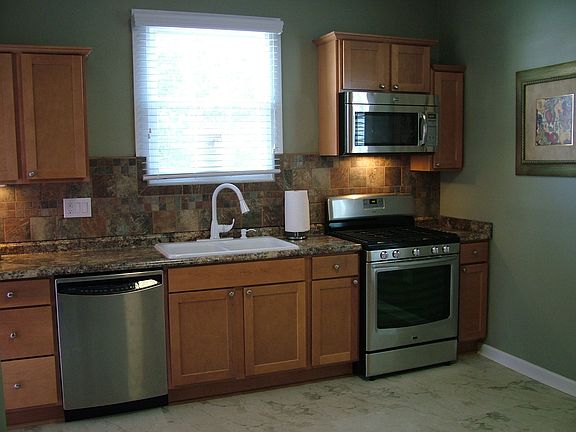 HUGE GOURMET KITCHEN!