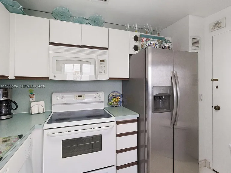 3505 S Ocean Dr #1514 — Photo 14