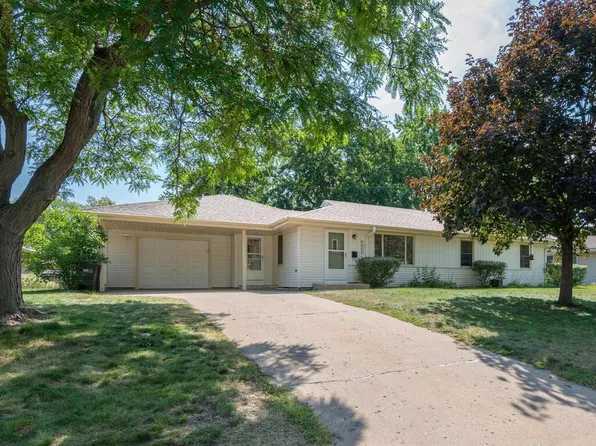 9225 Clinton Ave S, Bloomington, MN 55420